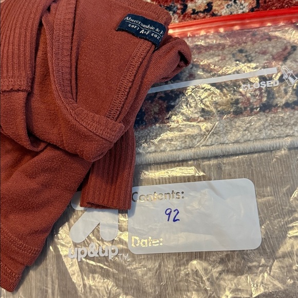 Womens Abercrombie & Fitch Soft AF Cozy Red Ribbed Knit V-Neck Sweater Size XS - Picture 5 of 5